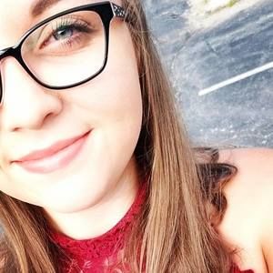 Meet your Posher, Carolina